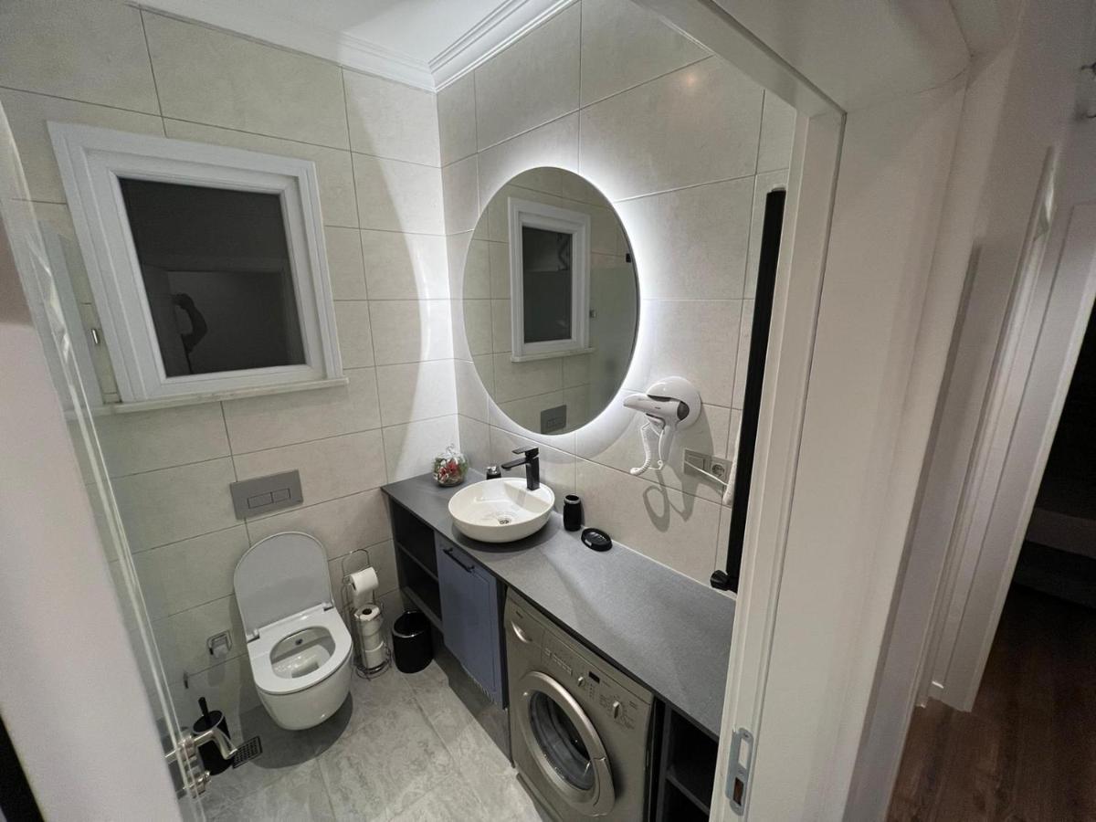 Center Of City In Besiktas 2 Plus 1 With 2 Bathroom And 3 Air Conditioner Стамбул Экстерьер фото