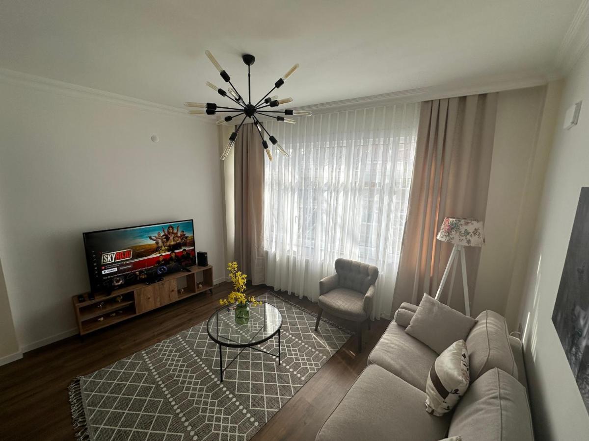 Center Of City In Besiktas 2 Plus 1 With 2 Bathroom And 3 Air Conditioner Стамбул Экстерьер фото