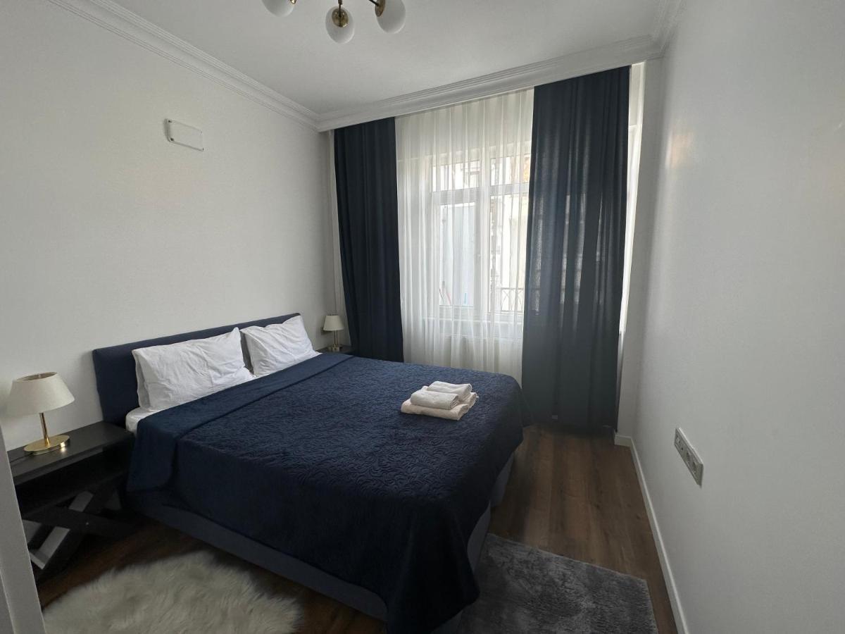 Center Of City In Besiktas 2 Plus 1 With 2 Bathroom And 3 Air Conditioner Стамбул Экстерьер фото