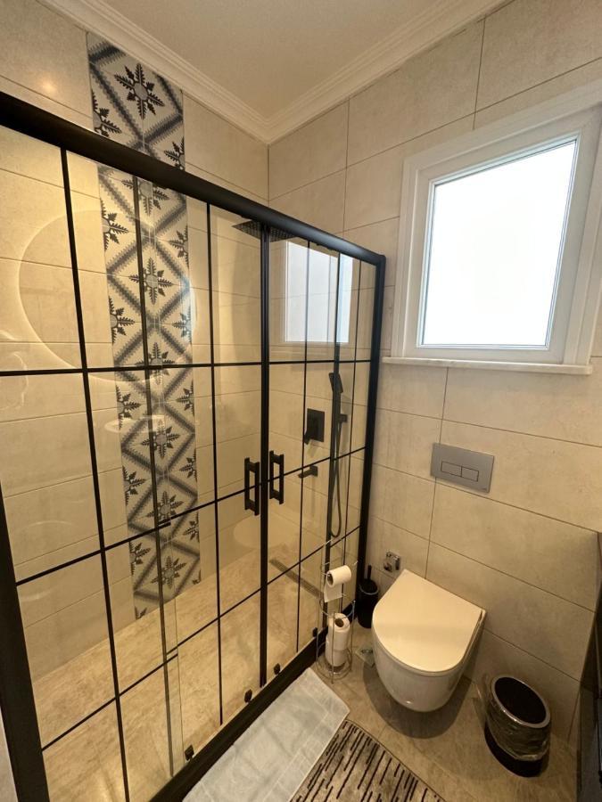 Center Of City In Besiktas 2 Plus 1 With 2 Bathroom And 3 Air Conditioner Стамбул Экстерьер фото
