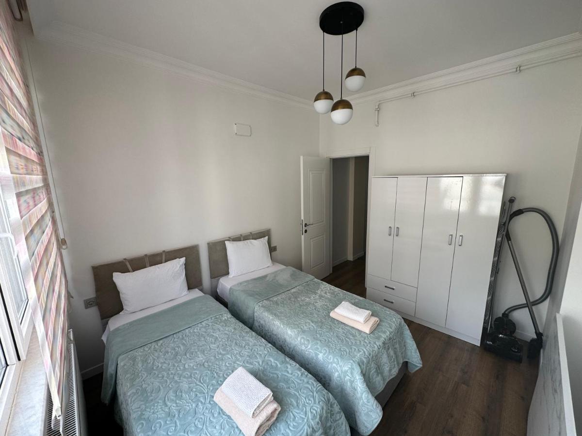 Center Of City In Besiktas 2 Plus 1 With 2 Bathroom And 3 Air Conditioner Стамбул Экстерьер фото